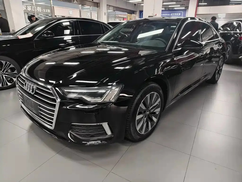 Audi A6L — фото 1