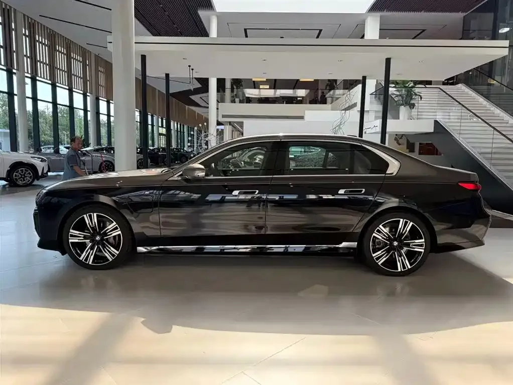 BMW i7 2024 из CN, фото 5