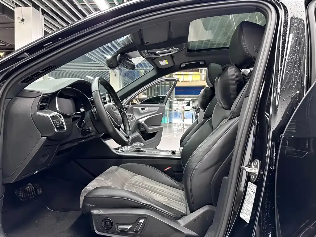 Audi A6L 2023 из CN, фото 6