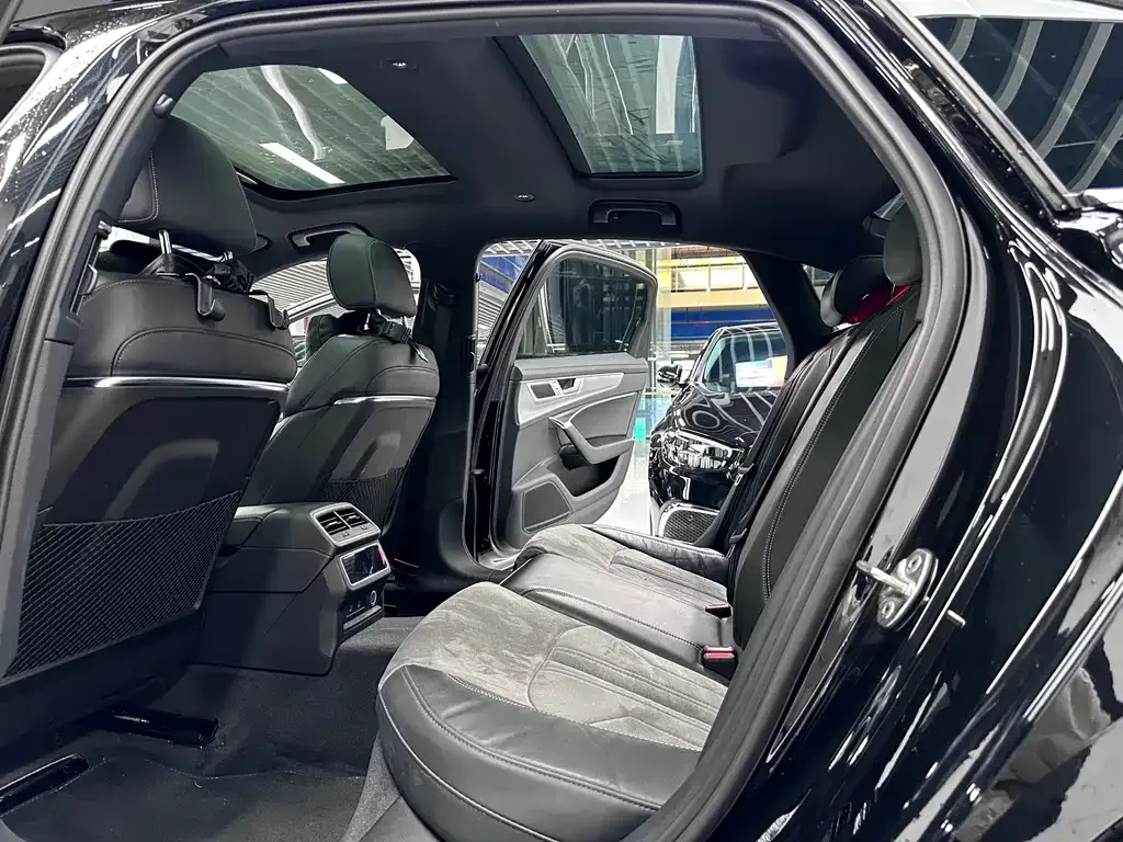 Audi A6L 2023 из CN, фото 10