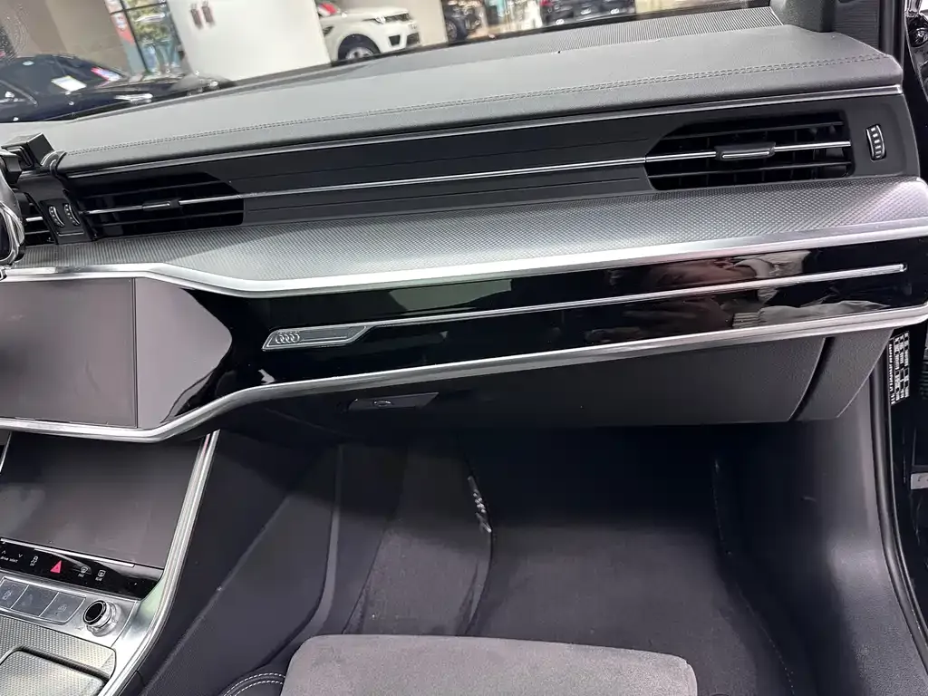 Audi A6L 2023 из CN, фото 3