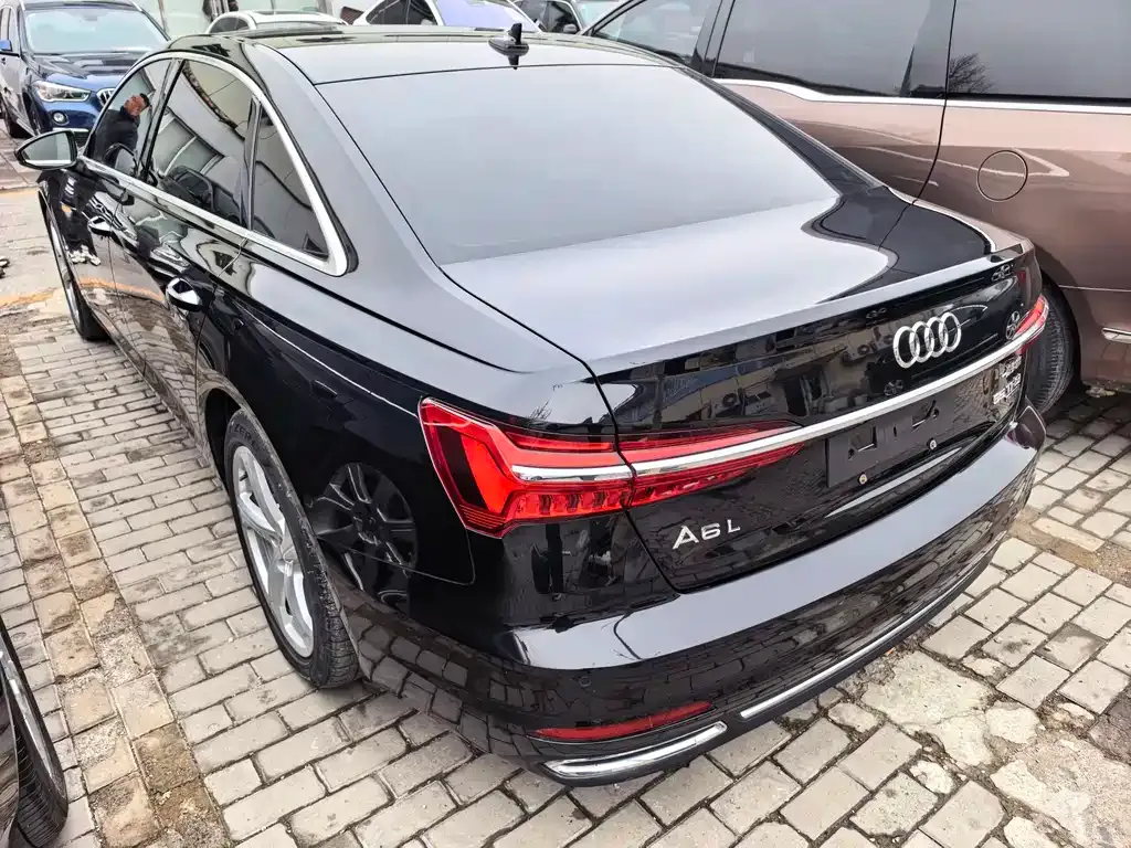 Audi A6L — фото 5