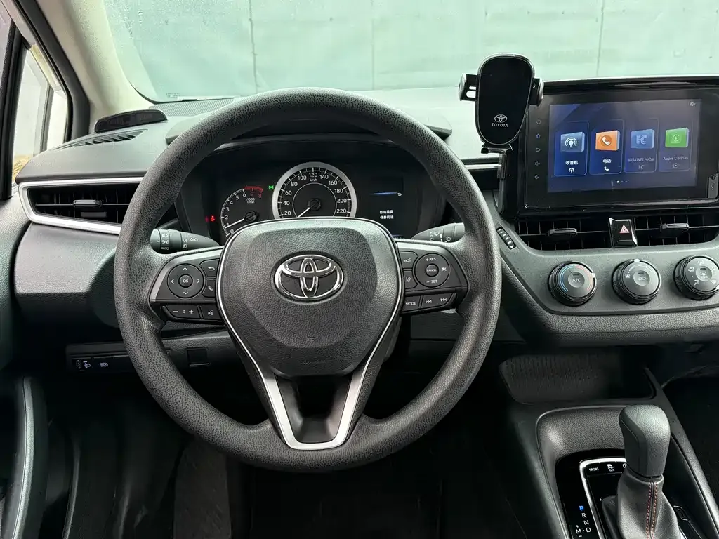 Toyota Corolla — фото 8