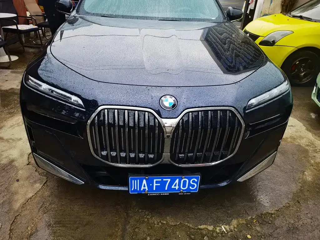BMW 7 Series — фото 10