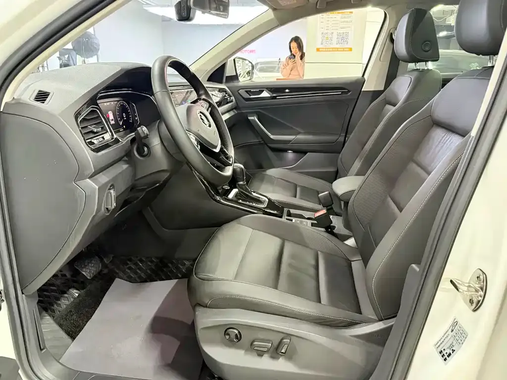 Volkswagen T-Roc 2022 из CN, фото 2