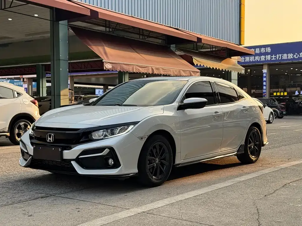 Honda Civic — фото 1