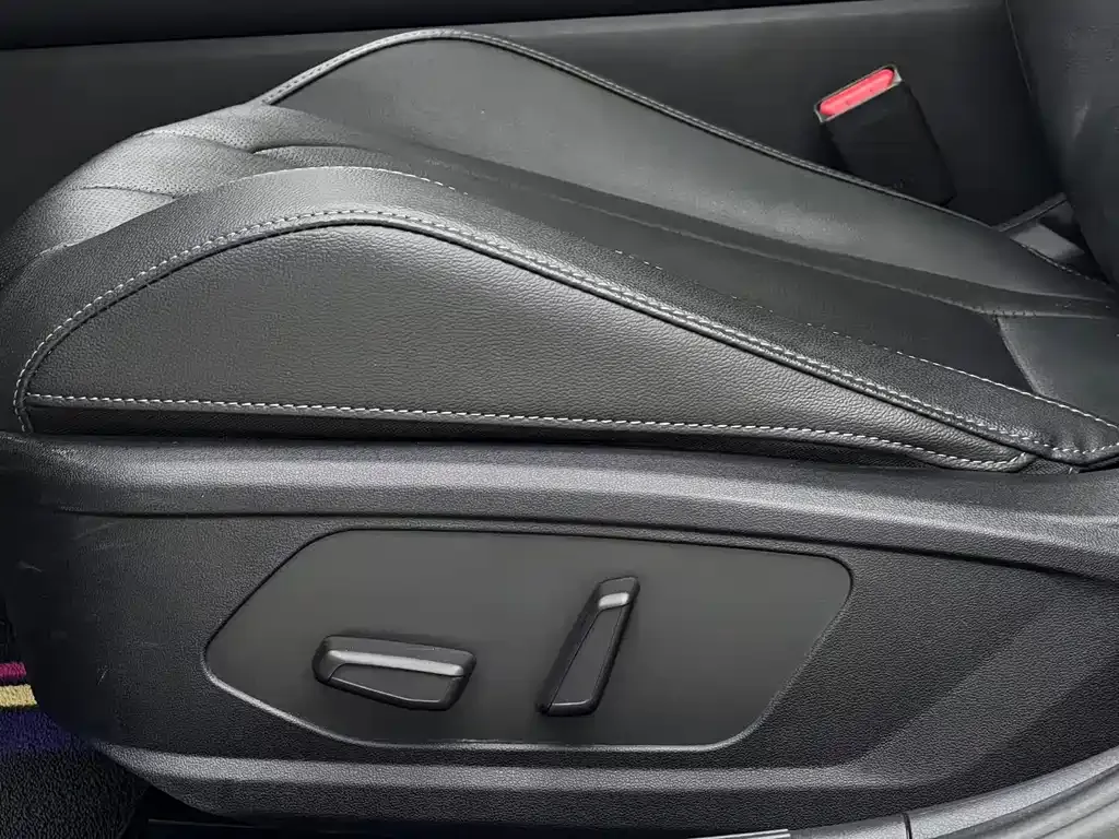 Hyundai Elantra 2023 из CN, фото 10