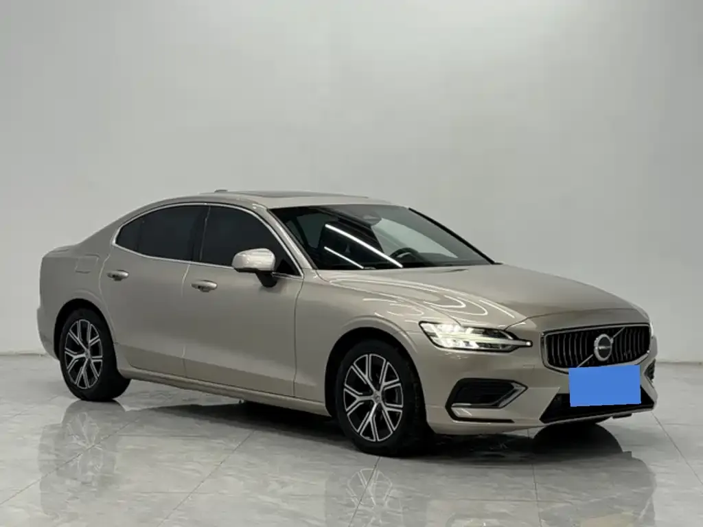 Volvo S60 2024 из CN, фото 3