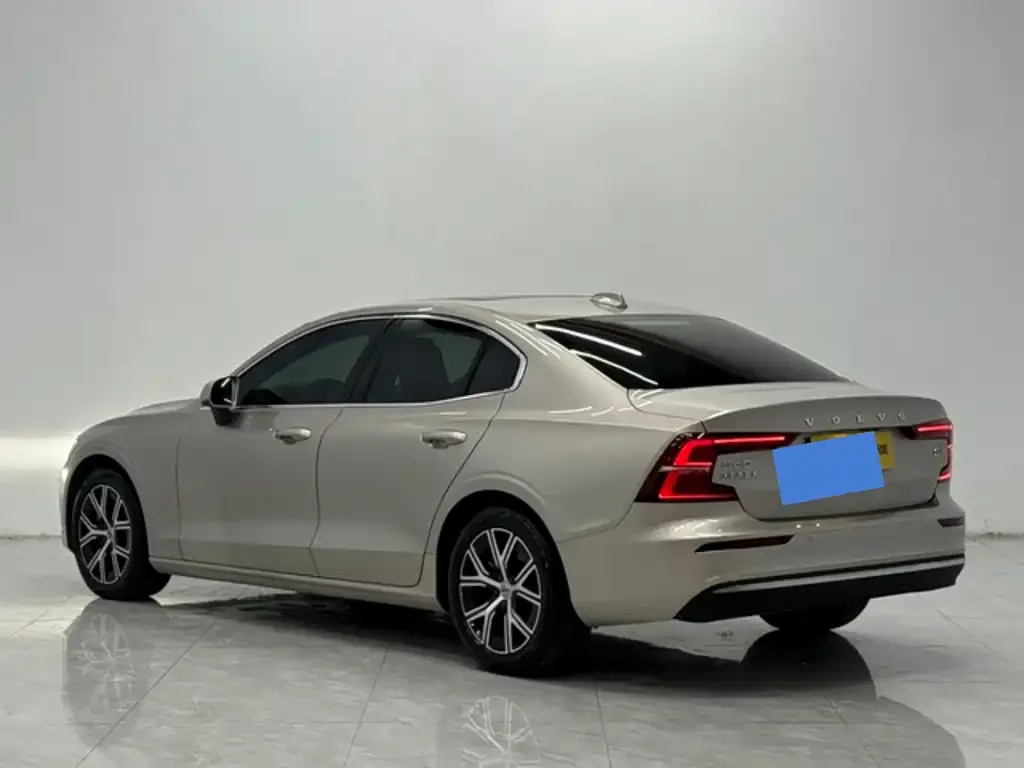 Volvo S60 2024 из CN, фото 10