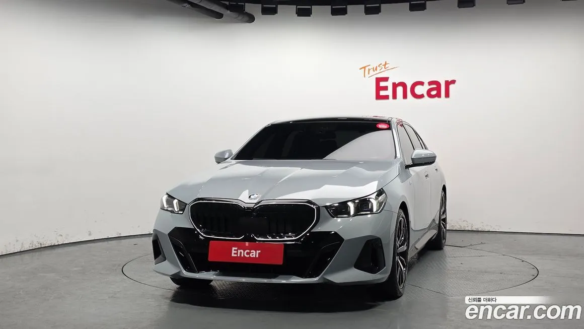 BMW 5-Series 2024 из KR, фото 3