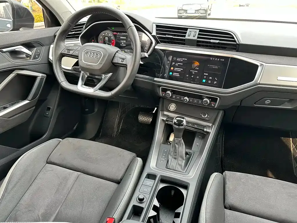 Audi Q3 — фото 10