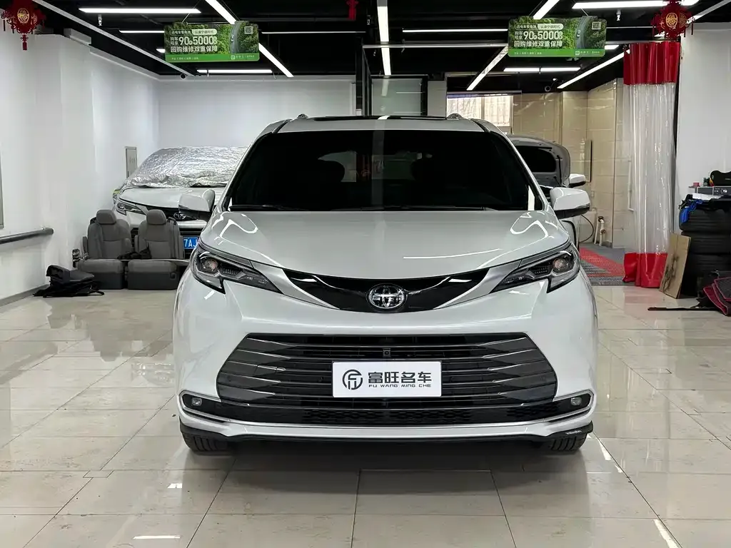 Toyota Sienna 2025 из CN, фото 4
