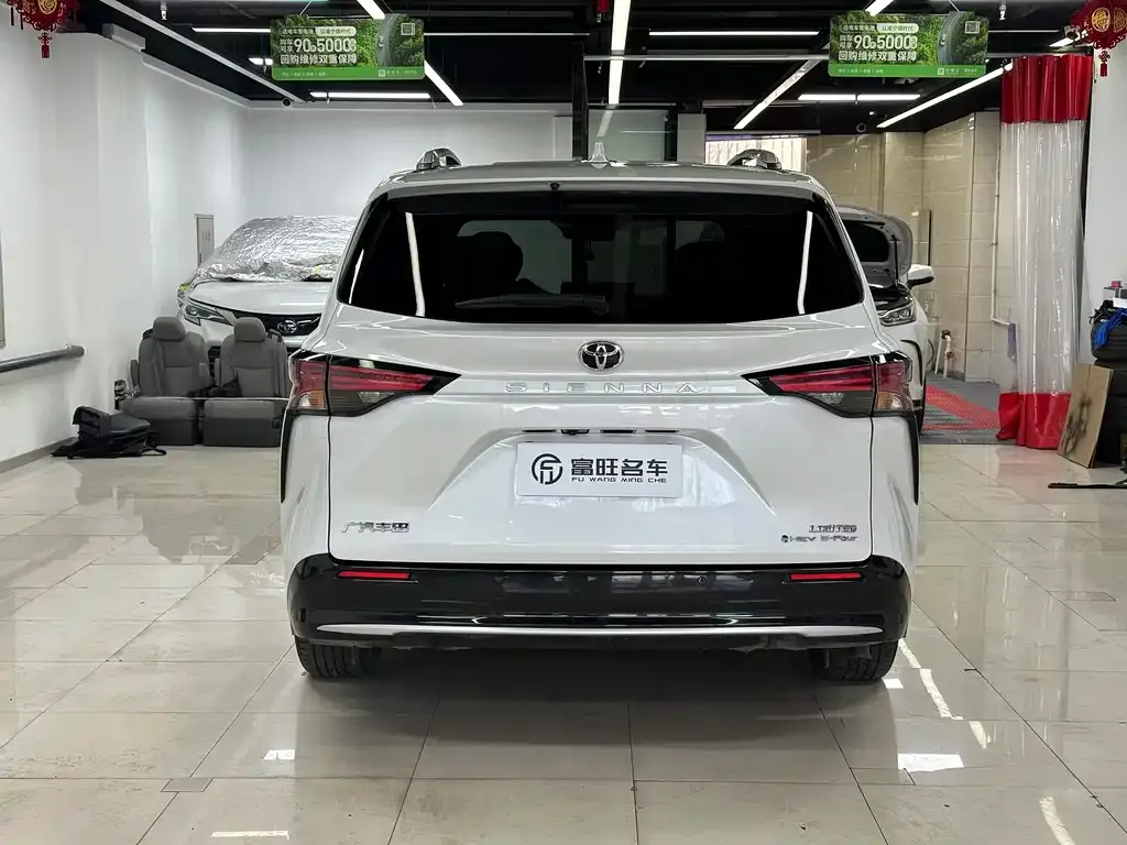 Toyota Sienna 2025 из CN, фото 9