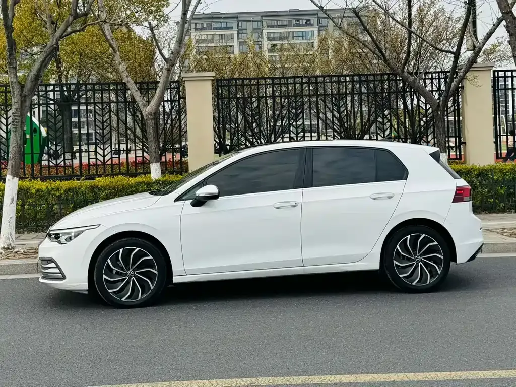 Volkswagen Golf 2021 из CN, фото 4