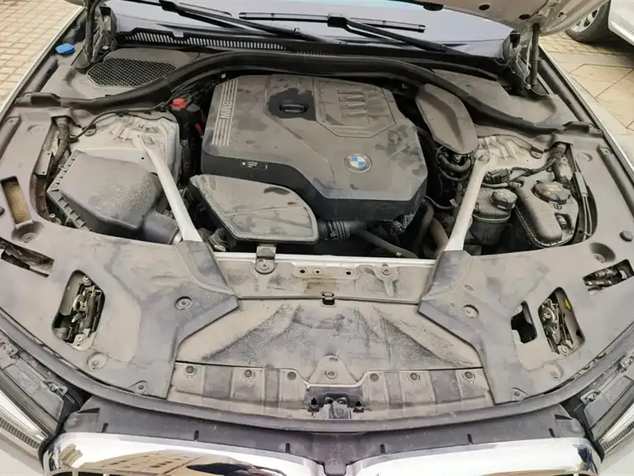 BMW 5 Series — фото 10