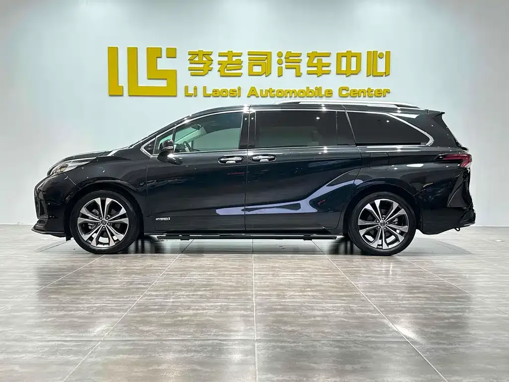Toyota Granvia 2023 из CN, фото 6