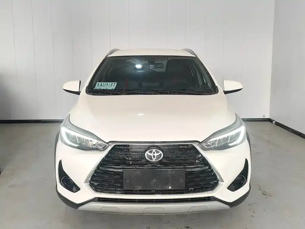 Toyota Yaris L — фото 3