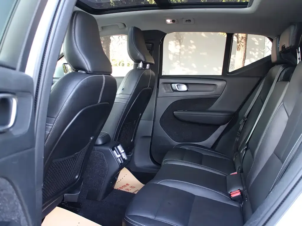 Volvo XC40 2021 из CN, фото 2