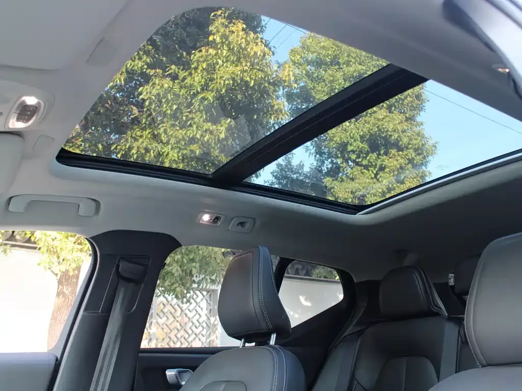 Volvo XC40 2021 из CN, фото 3