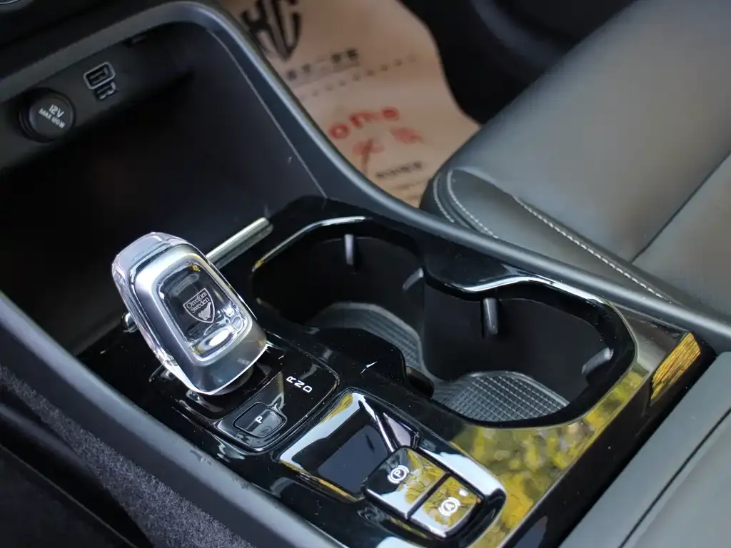 Volvo XC40 2021 из CN, фото 6