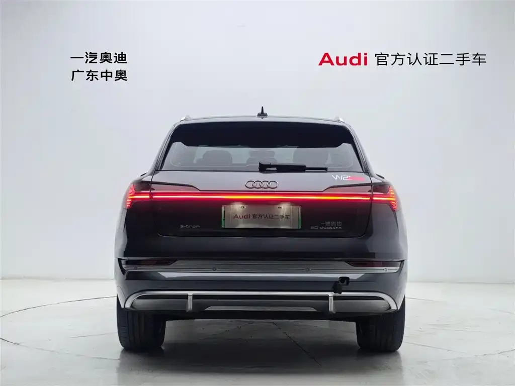 Audi e-tron — фото 3