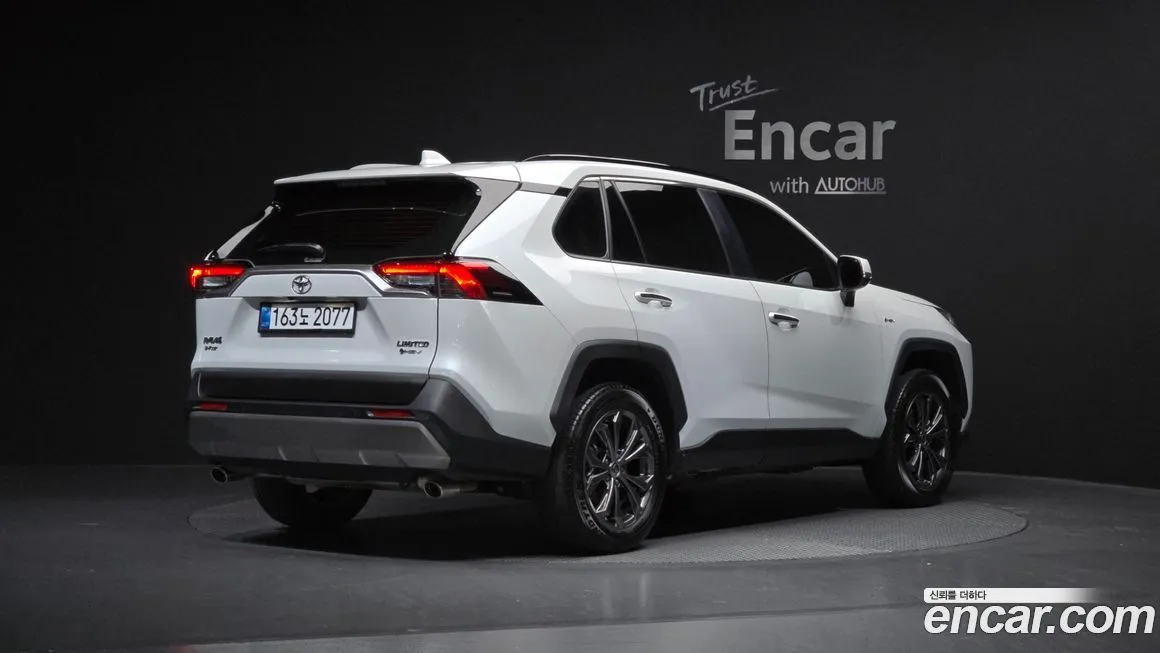 Toyota RAV4 — фото 2