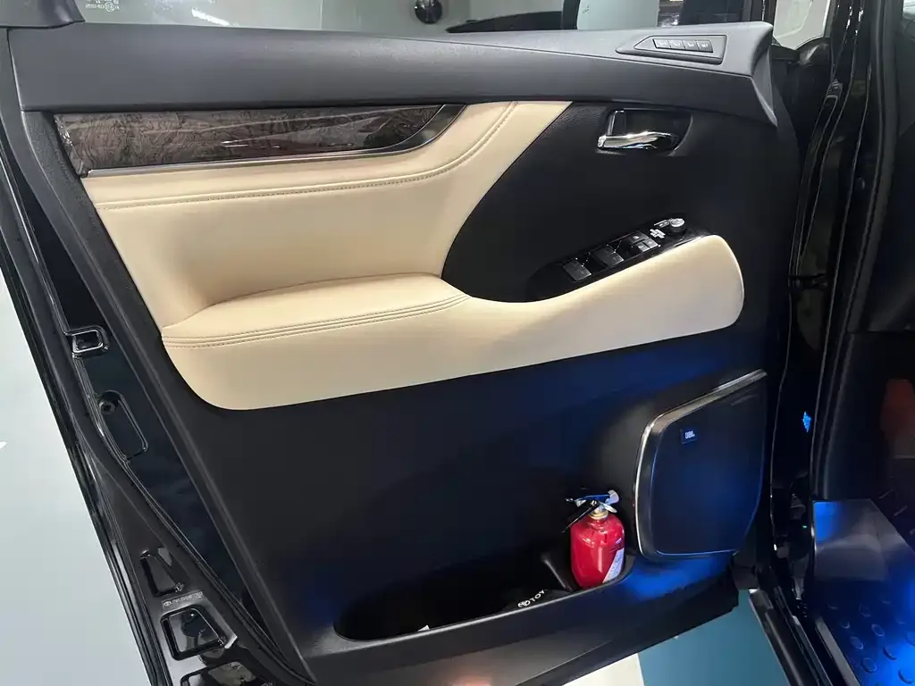 Toyota Vellfire 2022 из CN, фото 6