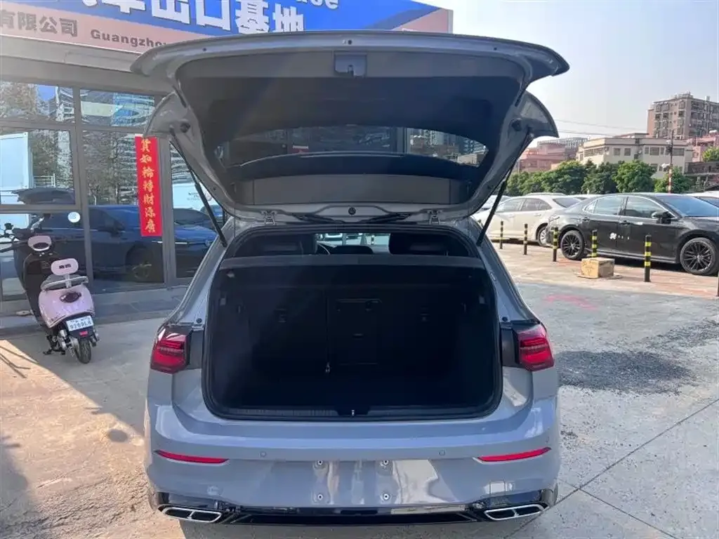 Volkswagen Golf 2022 из CN, фото 10