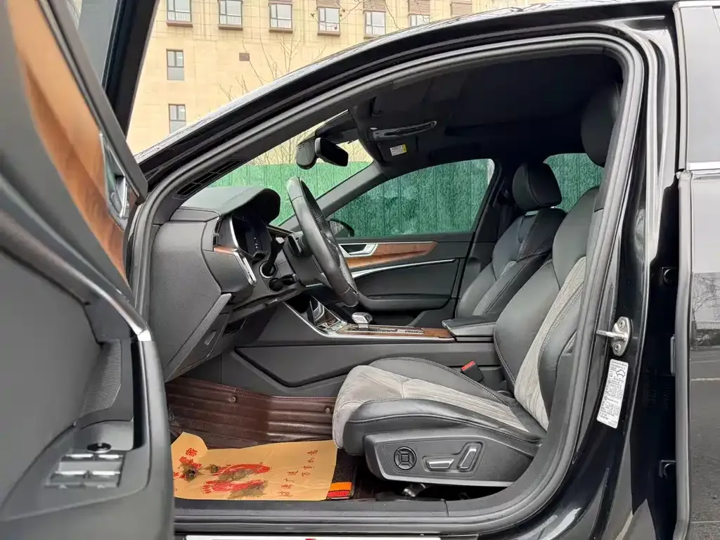 Audi A6L 2022 из CN, фото 6