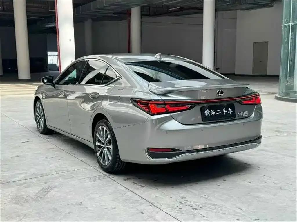 Lexus ES 2025 из CN, фото 7