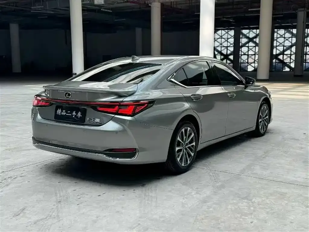 Lexus ES 2025 из CN, фото 8