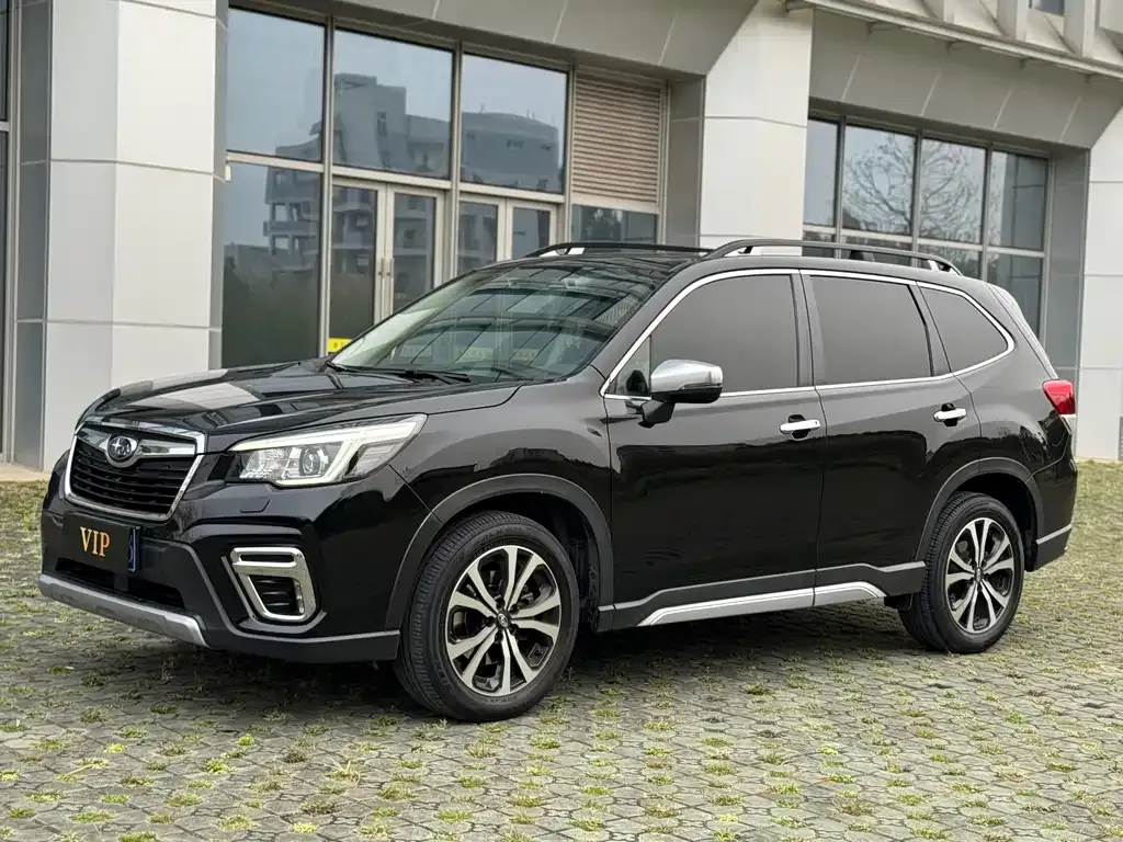Subaru Forester — фото 1
