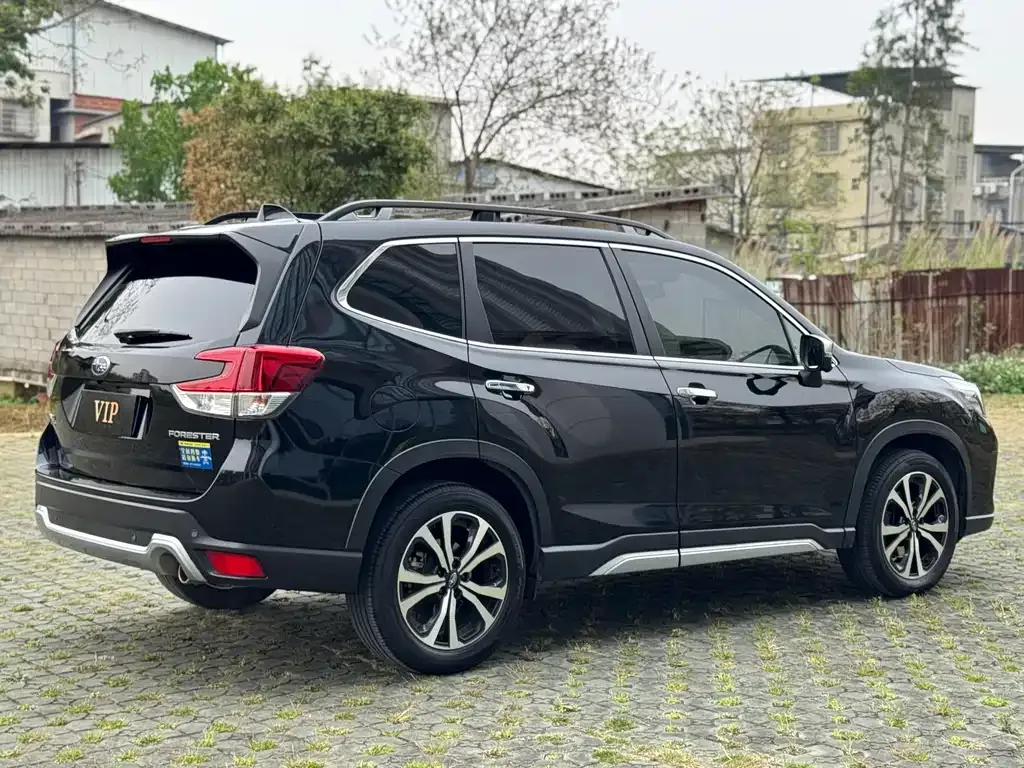 Subaru Forester — фото 9