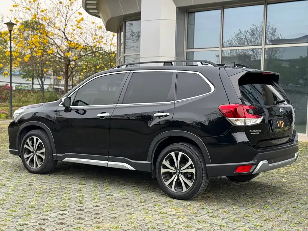 Subaru Forester — фото 8