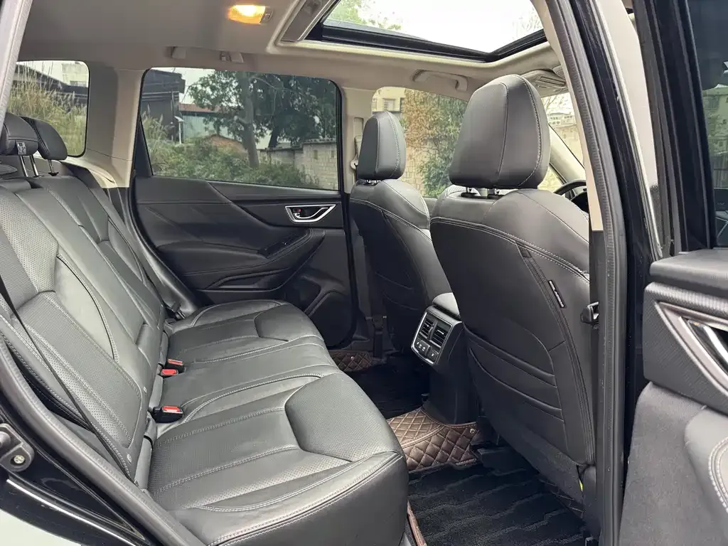 Subaru Forester — фото 3