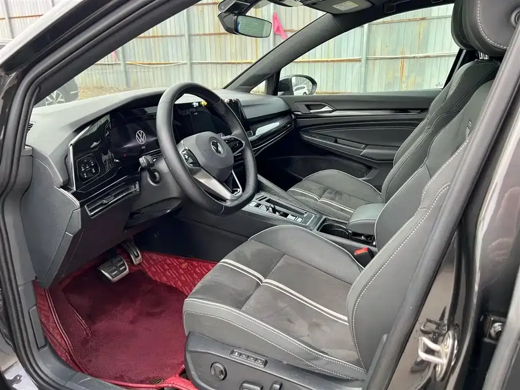 Volkswagen Golf 2023 из CN, фото 4