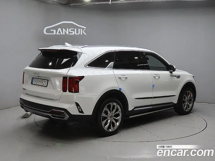 Kia Sorento — фото 10