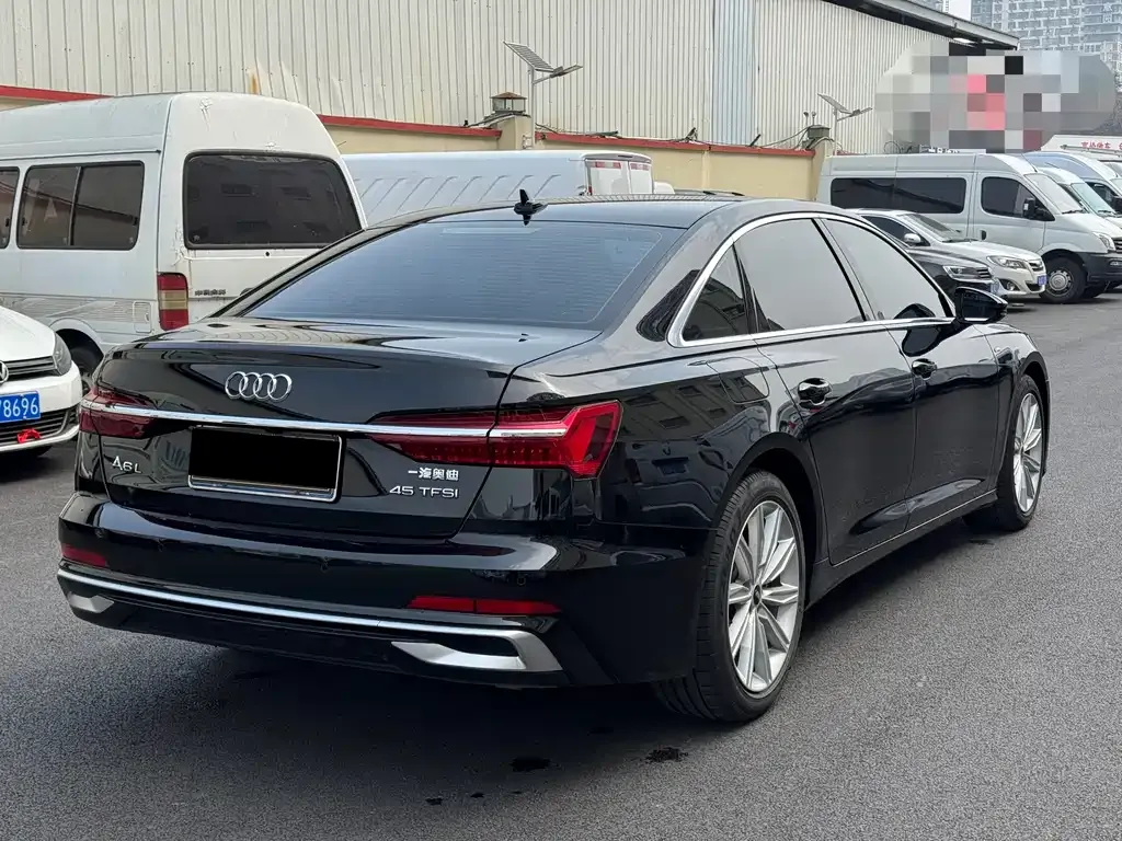 Audi A6L — фото 6