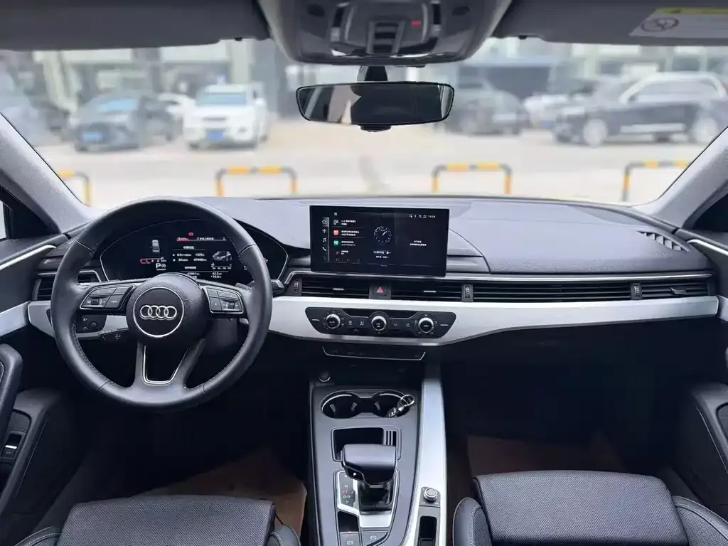 Audi A4L 2021 из CN, фото 4