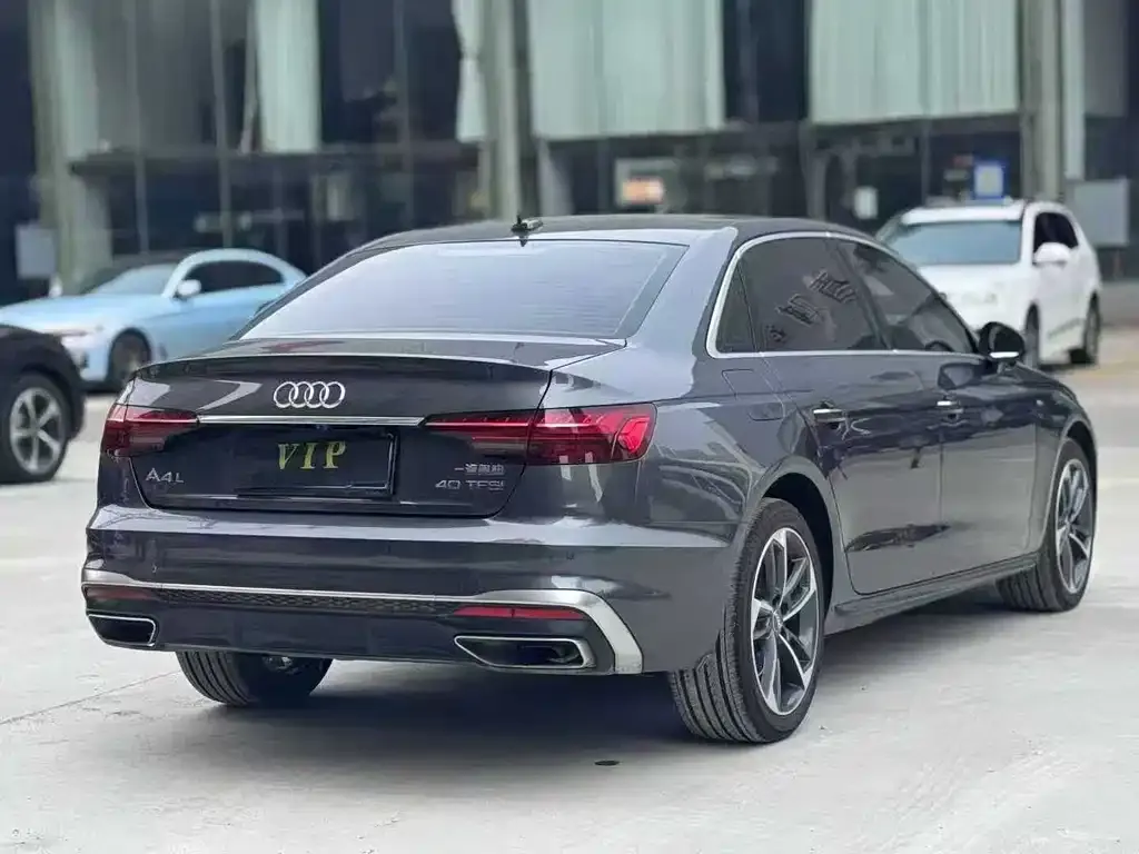 Audi A4L 2021 из CN, фото 8