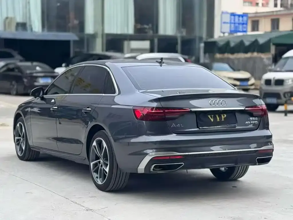 Audi A4L 2021 из CN, фото 7