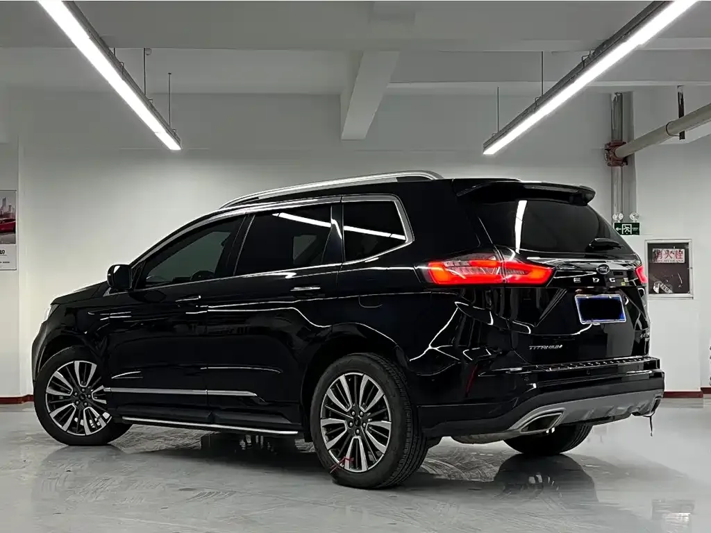 Ford Edge — фото 6