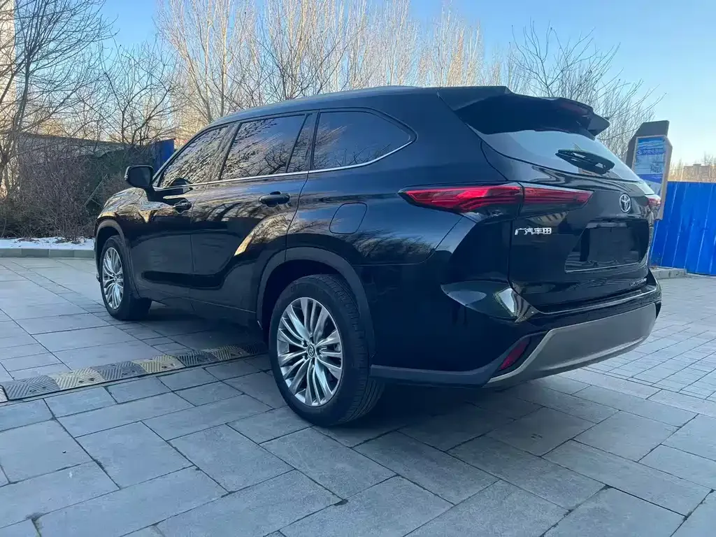 Toyota Highlander — фото 4