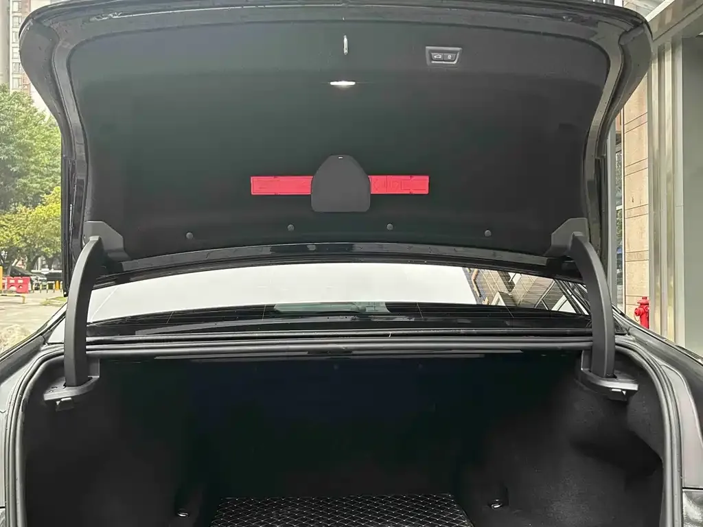 BMW 7 Series 2023 из CN, фото 6
