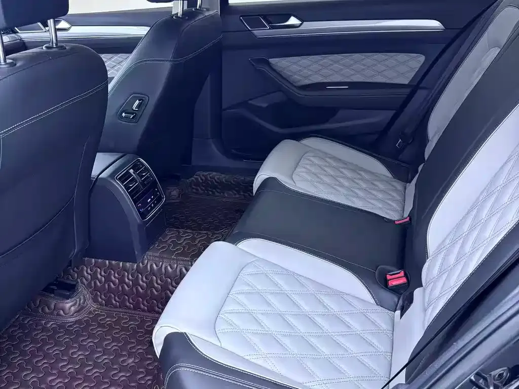 Volkswagen Magotan 2023 из CN, фото 3
