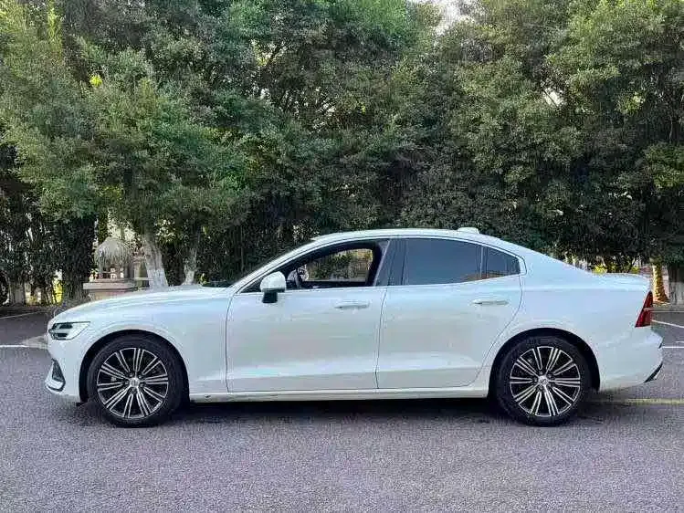 Volvo S60 2022 из CN, фото 7