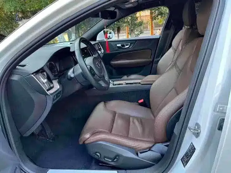 Volvo S60 2022 из CN, фото 8