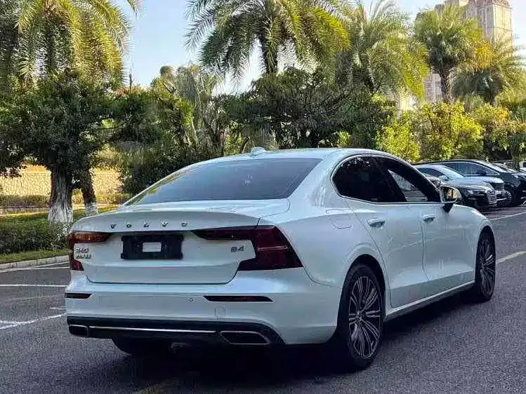 Volvo S60 2022 из CN, фото 2