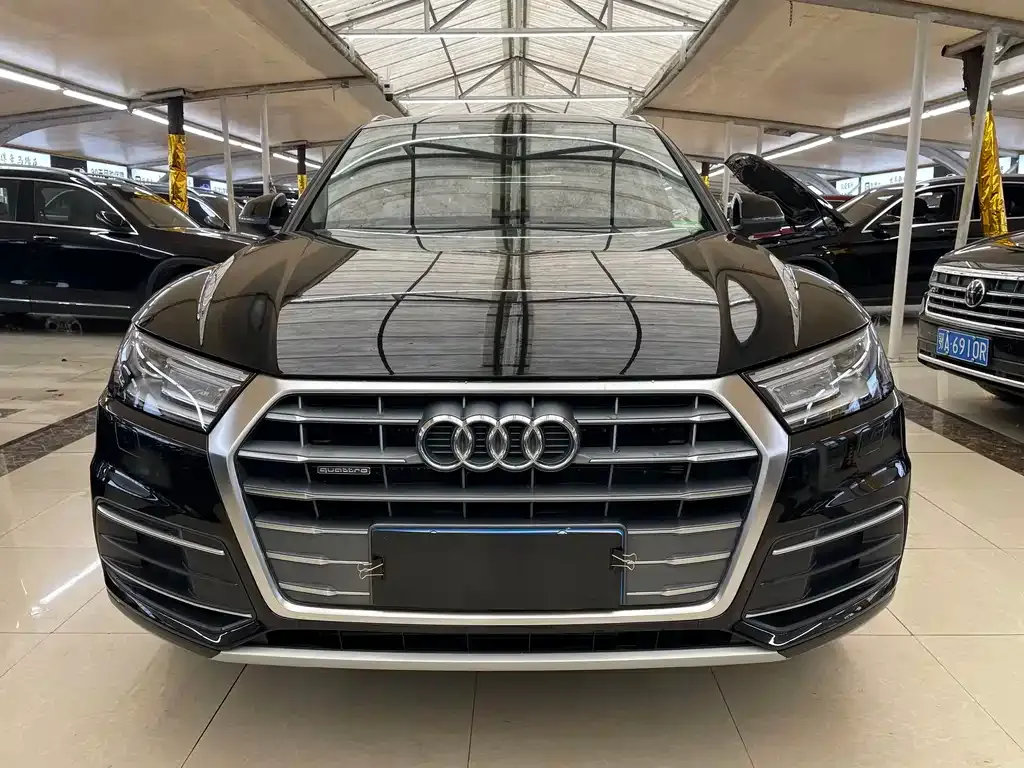 Audi Q5L 2021 из CN, фото 7