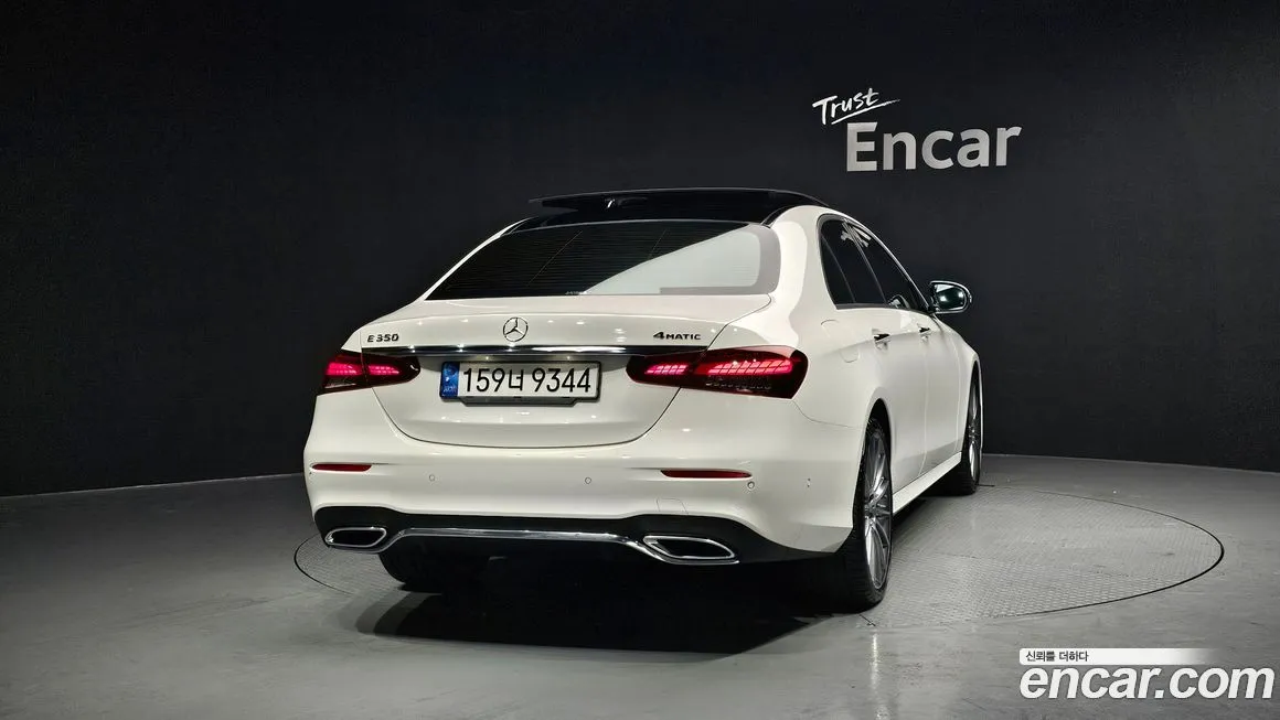 Mercedes-Benz E-Class — фото 3